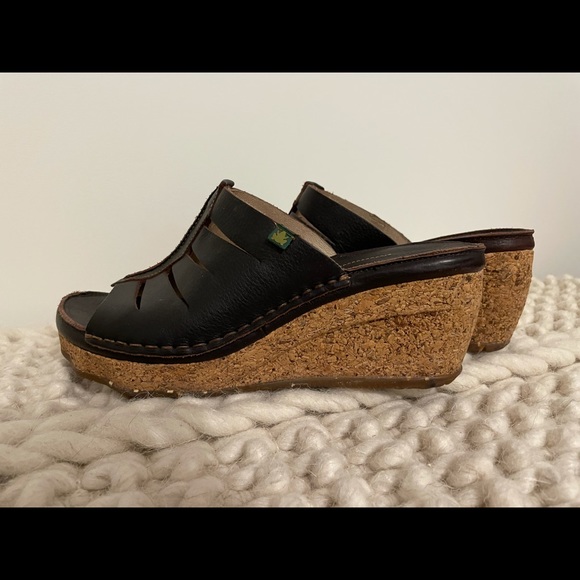 El Naturalista Wedge Sandals - Picture 3 of 8